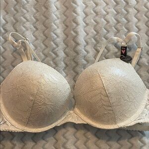 Victoria’s Secret Bombshell plunge bra 36B